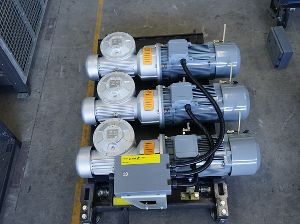 施工升降機(jī)使用的普通電機(jī)與變頻電機(jī)區(qū)別有哪些？