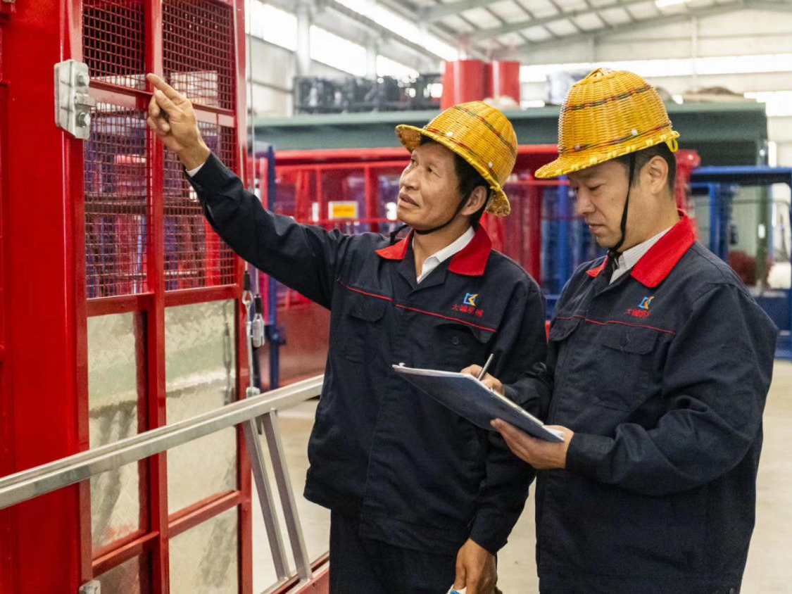 向奮戰(zhàn)在一線加班加點的同事們致敬！